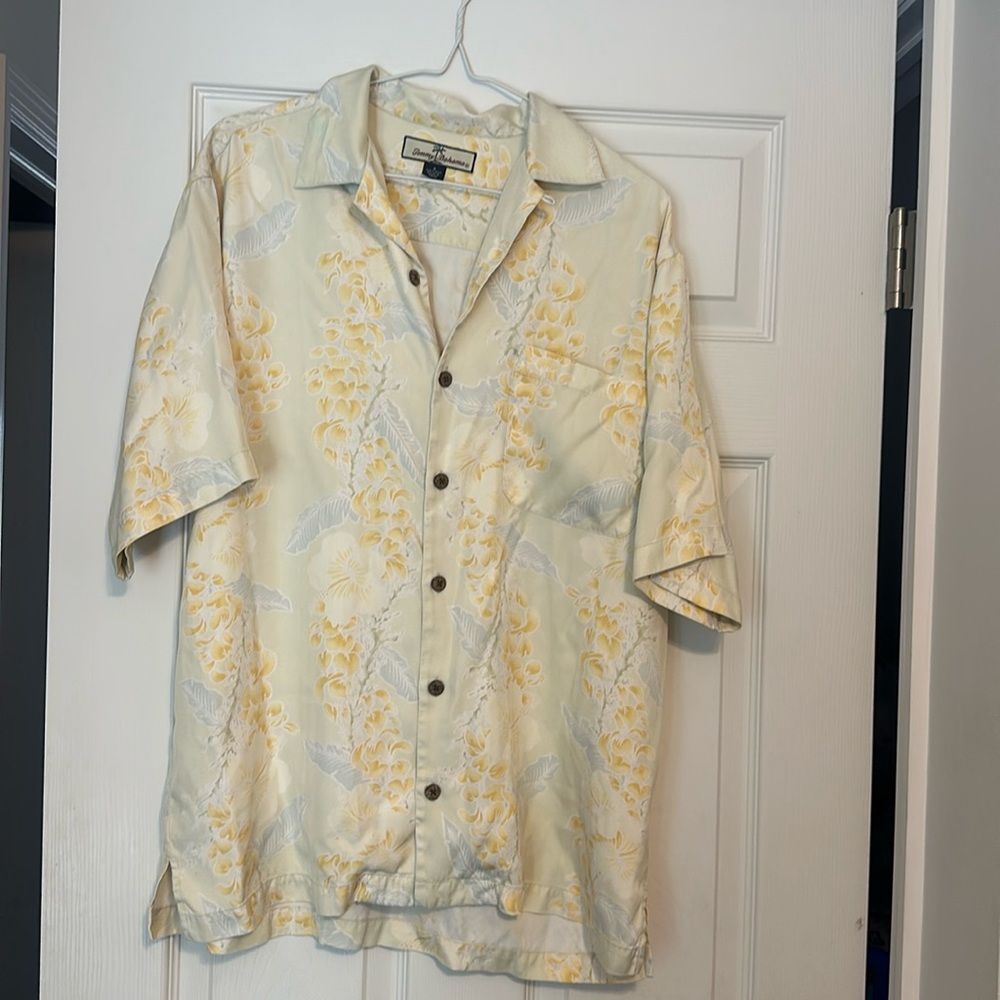 Men’s small yellow Tommy bahama button up shirt